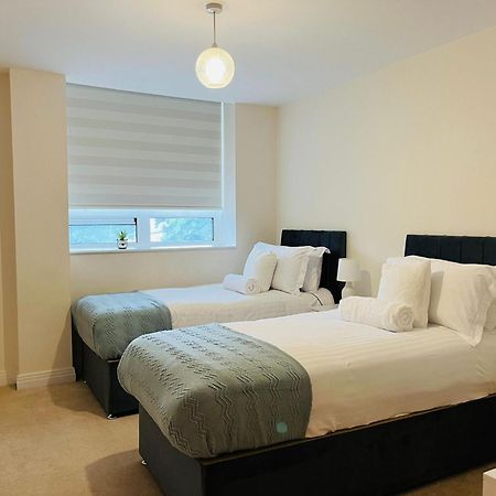 Modern Comfort Flat Town Centre Up To 8 People Apartment Stevenage Exterior photo